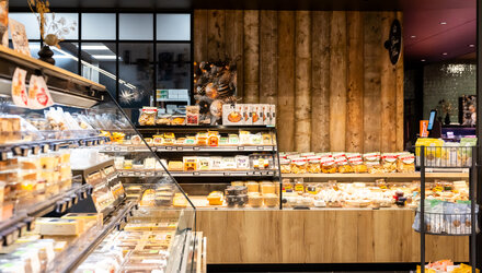 Delhaize Heusden in een tijdloos jasje