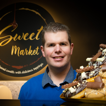 De eerste week stond er constant een rij tot buiten. We hebben 5.000 donuts verkocht.