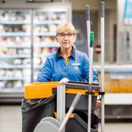 Die nieuwkomers willen écht heel graag werken. Zij blijven niet bij de pakken zitten en zijn dankbaar voor het werk dat ze krijgen. Waarom zou je ze dan geen kans geven?