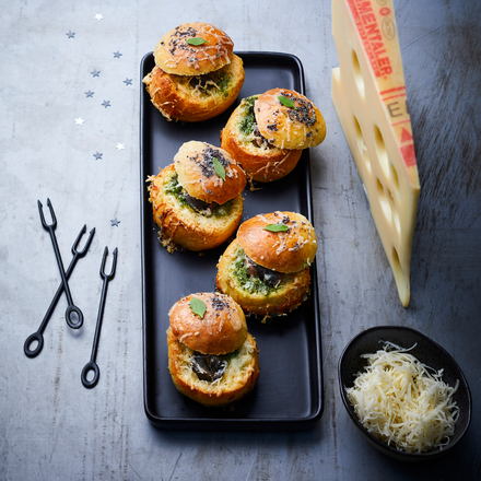 escargots-brioches-et-gratines-a-lemmentaler-aop-suisse-hd.jpg