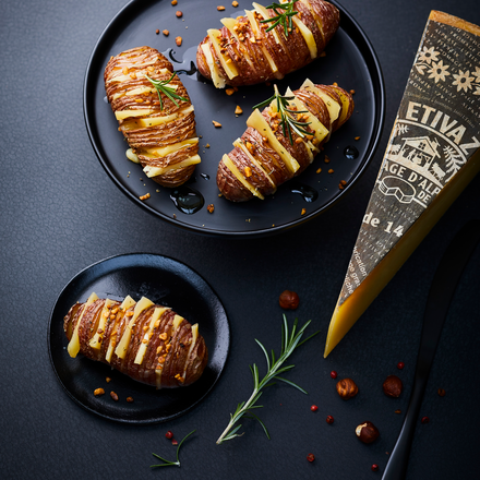 mille-feuilles-de-pommes-de-terre-a-letivaz-aop-et-a-lhuile-de-noisette-hd.jpg