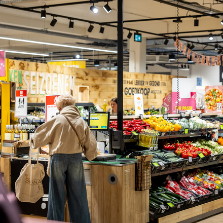 Ik denk dat iedereen nood heeft aan sociaal contact. Dat is een basisbehoefte. Daarom ben ik geen grote fan van zelfscankassa's.