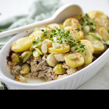 Ovenschotel met gehakt, groenten en aardappelschijfjes 04.jpg