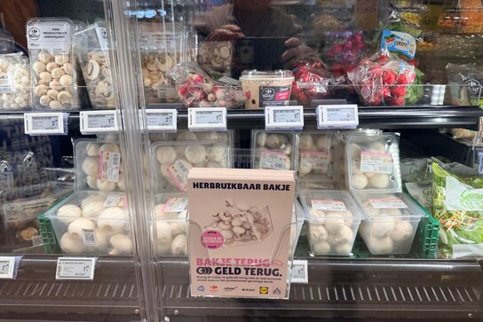 Blauwe champignonbakjes maken plaats voor circulaire verpakking