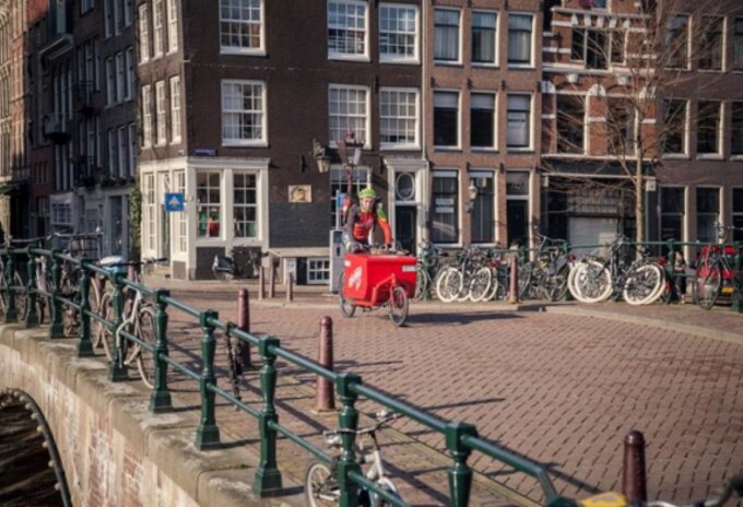 Elektrische vrachtwagens en bakfietsen voor 'last mile' thuislevering
