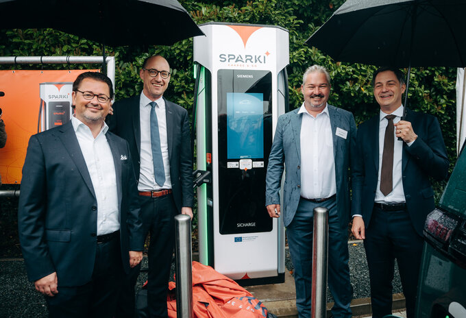 Eerste ultrasnelle laadstation van SPARKI