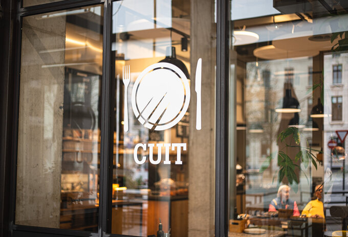 Colruyt laat eethuizen bij Cru-winkels over aan zelfstandige horeca-uitbaters
