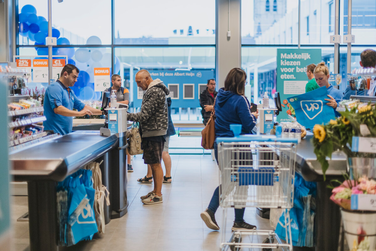 Hoe Albert Heijn volgens insiders met verlies verkoopt Buurtsuper Hoe Albert Heijn volgens insiders met verlies verkoopt Buurtsuper